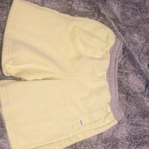 Yellow shorts, size 6-7